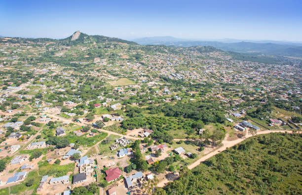 mbombela, mpumalanga / republika południowej afryki - 03/02/2021: zdjęcie lotnicze społeczności nelspruit - prowincja mpumalanga zdjęcia i obrazy z banku zdjęć