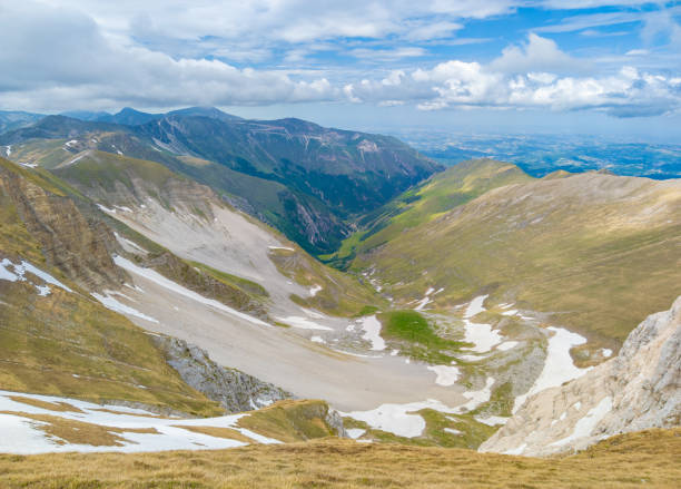 istock Monte Redentore and Pilato lake (Italy) - Sibillini mountains 1323479610