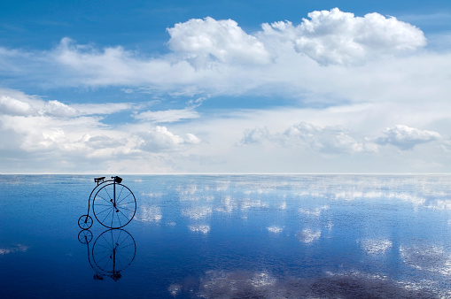 Antique bicycle on the lake