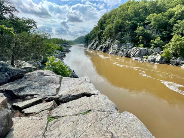 istock Potomac River - Billy Goat Trail Hike Great - C & O Canal Path - Great Falls National Park 1323593917