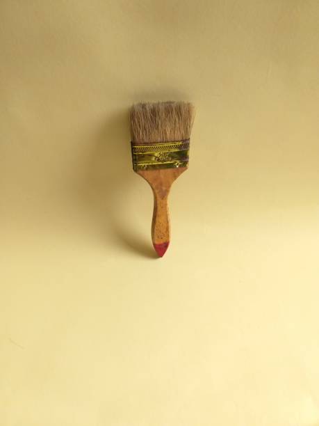 istock photo of the brush placed on the table 1323674005