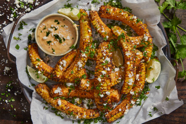 유명한 공기 튀김 옥수수 갈비 - grilled corn vegetable corn on the cob 뉴스 사진 이미지