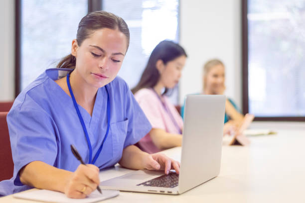 istock Learning about the healthcare industry 1323773490