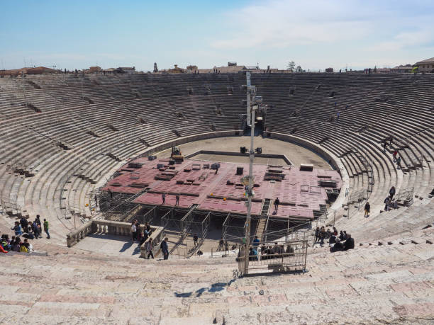 anfiteatro romano verona arena - north eastern italy fotografías e imágenes de stock