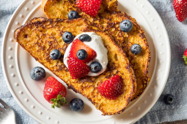 istock Homemade Eggnog French Toast 1323872129