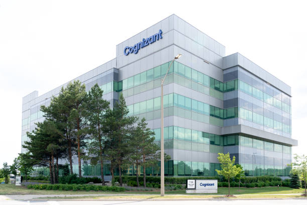 Cognizant office building in Mississauga, Ontario, Canada. Mississauga, Ontario, Canada - June 13, 2021: Cognizant office building in Mississauga, Ontario, Canada. Cognizant Technology Solutions is an American corporation that provides IT services. cognizant stock pictures, royalty-free photos & images