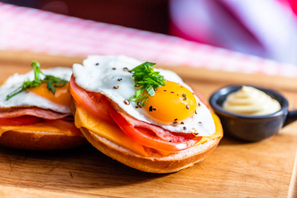 istock Sandwich with fried egg breakfast served in restaurant 1323891615