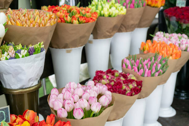 istock Selling flowers in the store. 1323904635