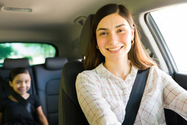 istock Happy mom going to drop her daughter 1323926642