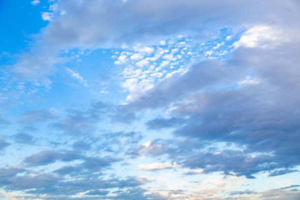 抽象的な雲並み - cirrocumulus ストックフォトと画像