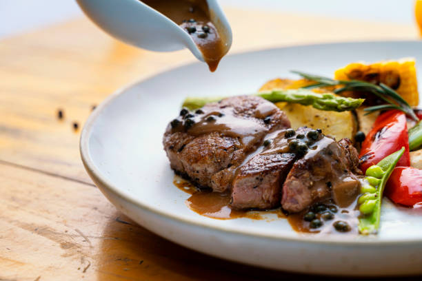 Filé Mignon c/ Alcaparras: Clássico e Irresistível - receita deliciosa profissional - passo 1