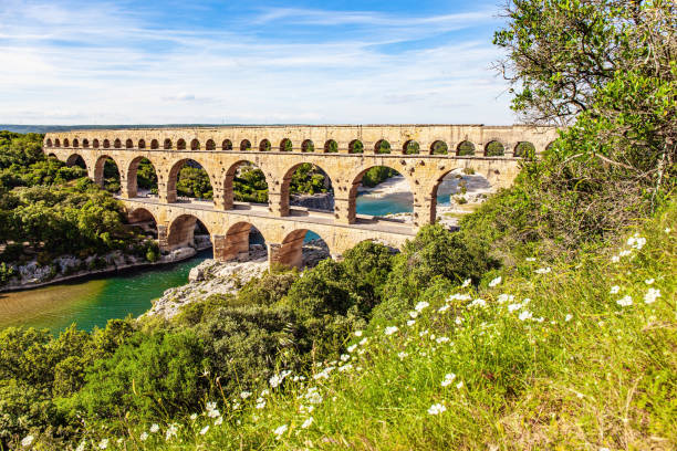 istock The Roman aqueduct 1323998340