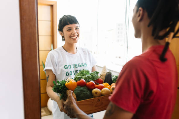 istock Vegan food home delivery 1324019013