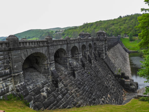 istock Lake Vyrnwy Dam 1324039472