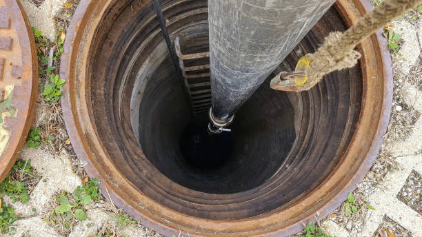 wastewater treatment - confined space imagens e fotografias de stock