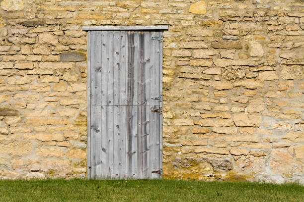 istock Exterior of old barn. 1324091559