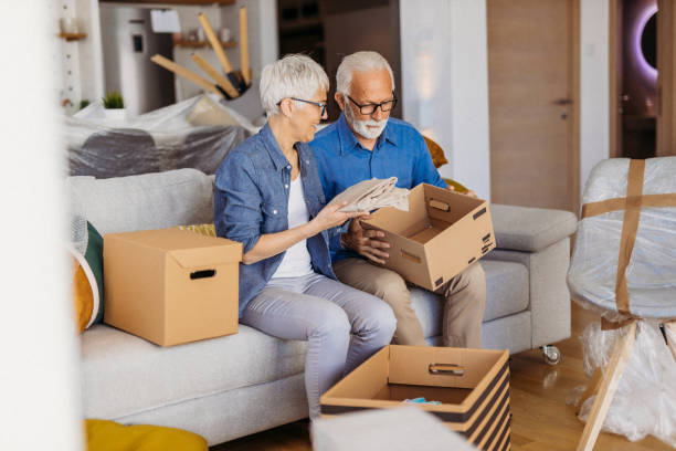 istock Senior couple moving 1324114262