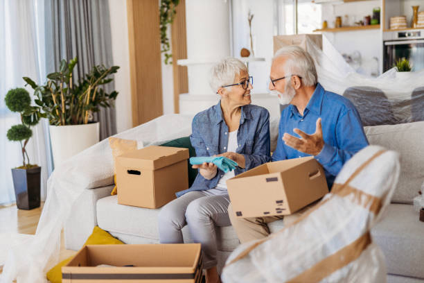 istock Senior couple moving 1324114269
