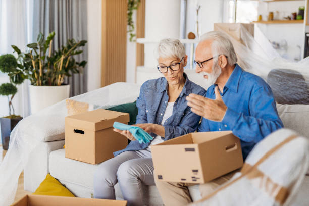 istock Senior couple moving 1324114316