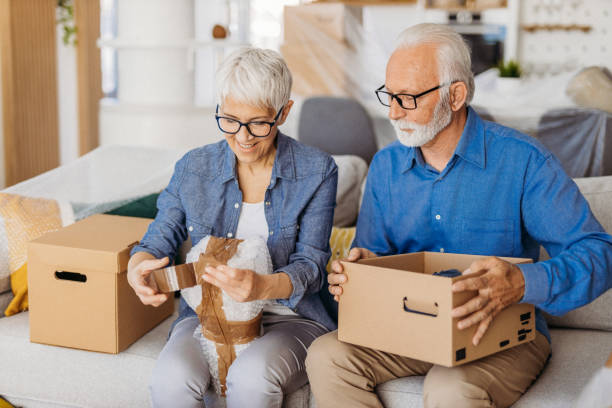 istock Senior couple moving 1324114874