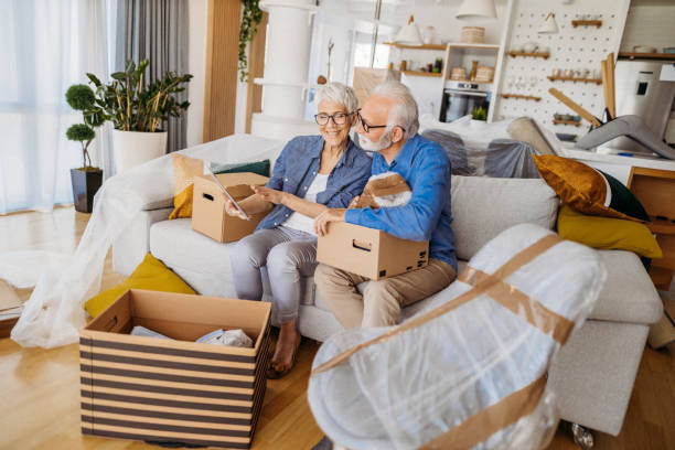 istock Senior couple moving 1324115431