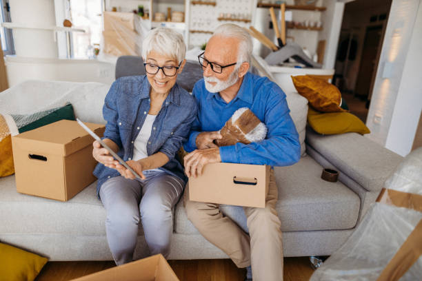 istock Senior couple moving 1324115467