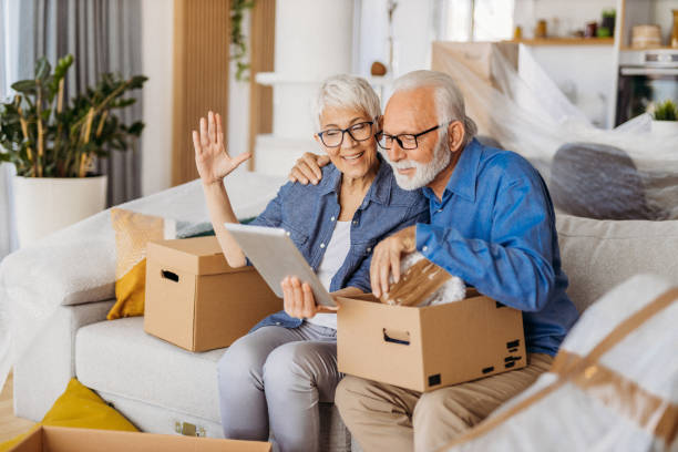 istock Senior couple moving 1324115996