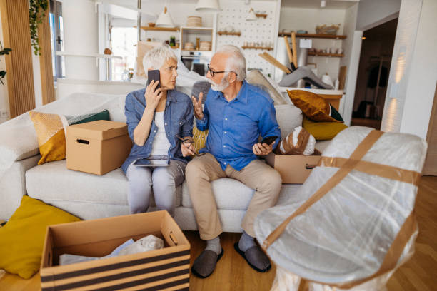 istock Senior couple moving 1324115997