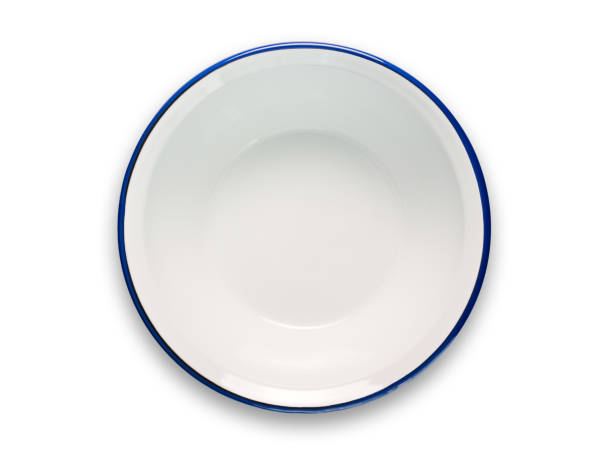 biała miska szkliwa z niebieską obręczą wyizolowana na białym - plate blue dishware white zdjęcia i obrazy z banku zdjęć
