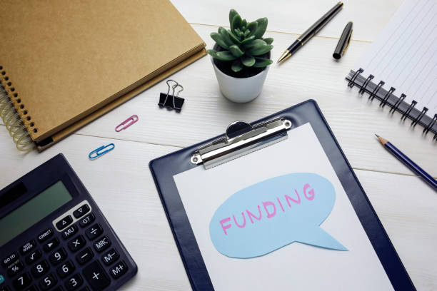 istock price word written in speech bubble 1324241589