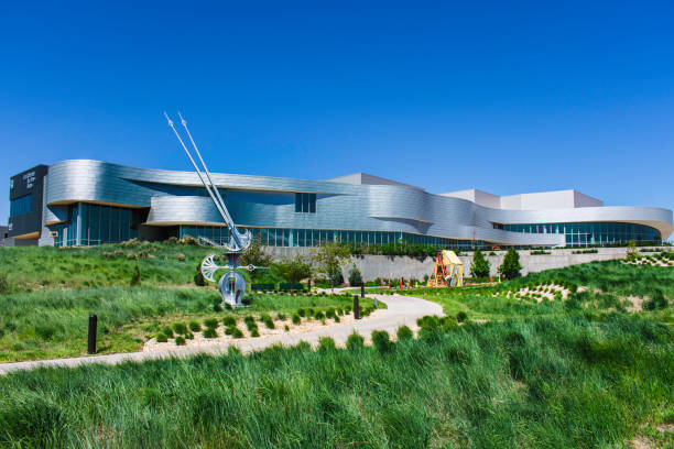 ENT CENTER FOR THE ARTS at UCCS and the surrounding green scenery Colorado Spring CO, USA. June 11 2021: The Ent Center for the Arts is located on the campus of the University of Colorado, Colorado Springs. colorado springs city stock pictures, royalty-free photos & images