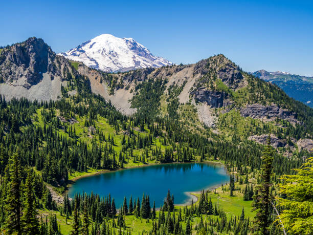 istock Crystal Lake with Mount Rainier on background 1324308358
