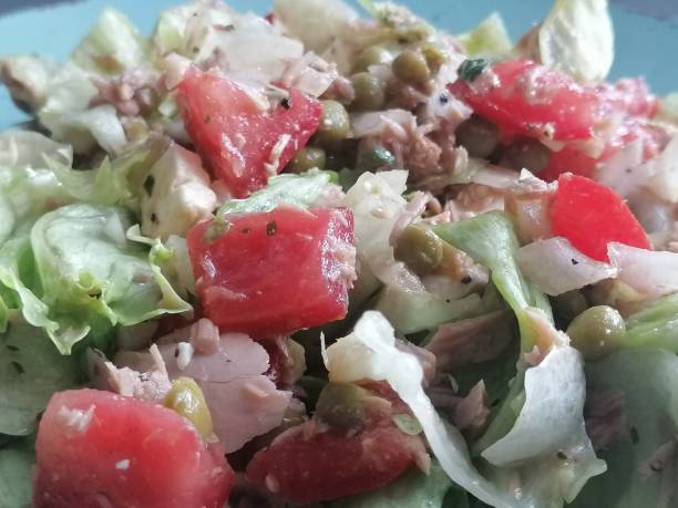 ensalada verde con atún - tuna salad sandwich fotografías e imágenes de stock