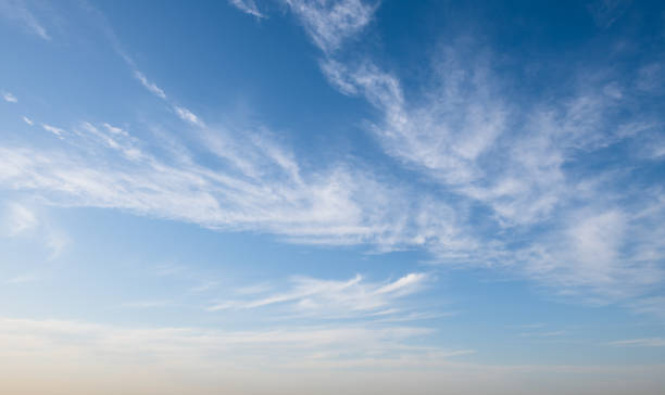 красивое небо с белыми облаками - cloud sky white aerial view стоковые фото и изображения