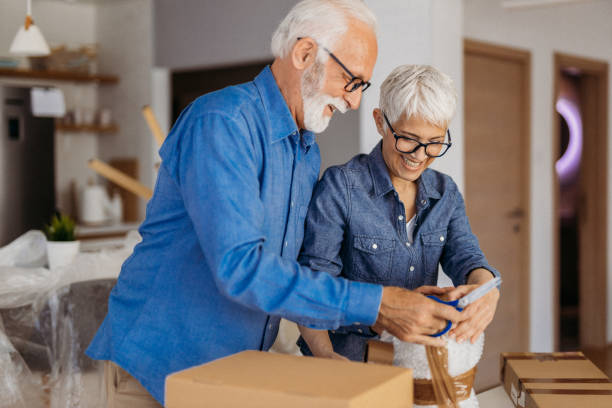 istock Senior couple moving 1324436392