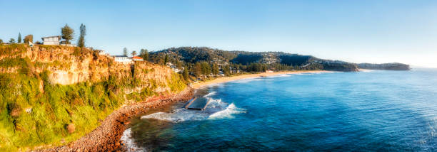 istock D sea newport low cliff pan 1324441599