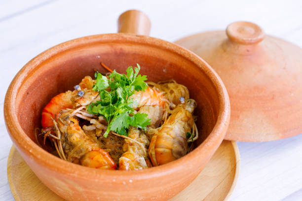 Casseroled shrimps with glass noodles