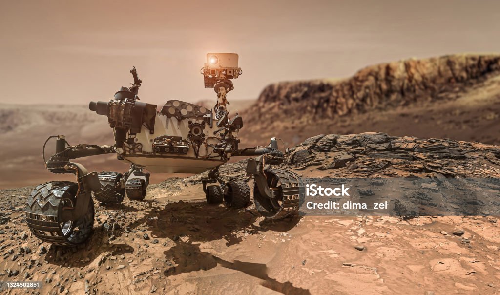 Rover sulla superficie di Marte. Esplorazione del pianeta rosso. Spedizione stazione spaziale. perseveranza. Spedizione della Curiosità. Elementi di questa immagine forniti dalla NASA - Foto stock royalty-free di Mars Rover