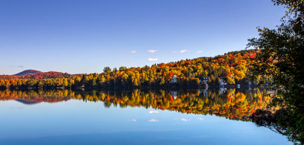 Lac-Superieur, Mont-tremblant, Quebec, Canada view of the Lac-Superieur, in Laurentides, Mont-tremblant, Quebec, Canada indian summer stock pictures, royalty-free photos & images