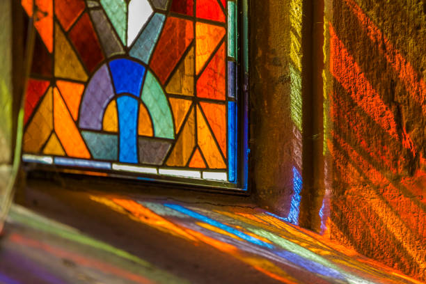 region alzowisk we francji - stained glass window church chapel zdjęcia i obrazy z banku zdjęć