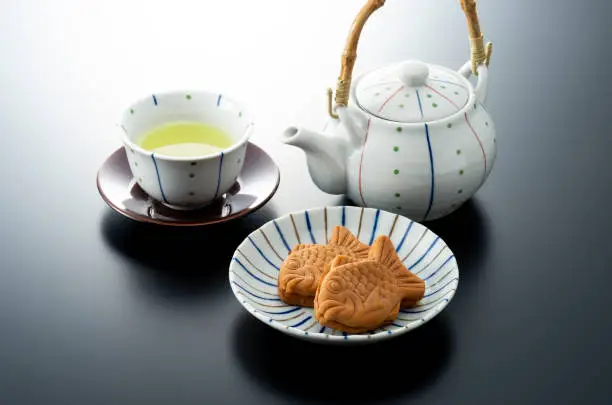 Image of Japanese sweets called Japanese tea and Taiyaki