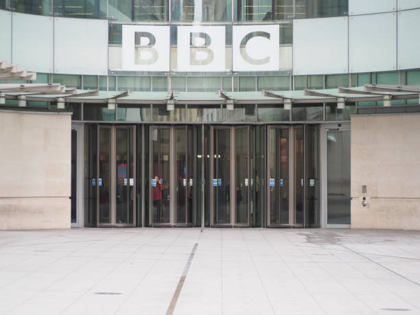 bbc broadcasting house en londres - bbc fotografías e imágenes de stock