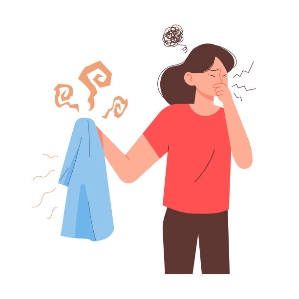 ilustrações, clipart, desenhos animados e ícones de mulher segurando camiseta suada e mal cheirosa e antipatia. - odor desagradável