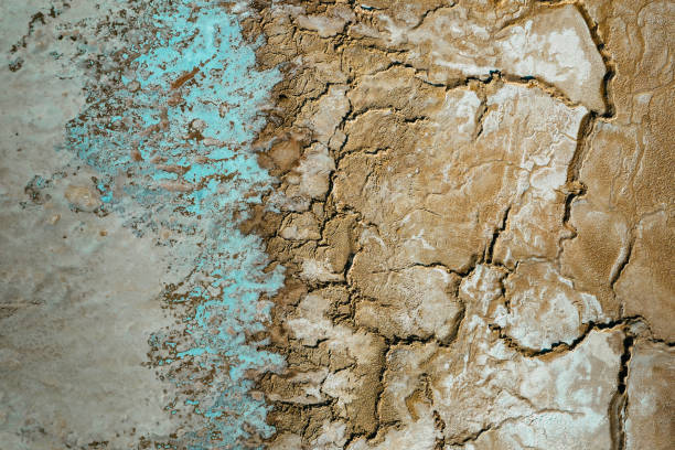 solo rachado - cracked dirt clay desert - fotografias e filmes do acervo
