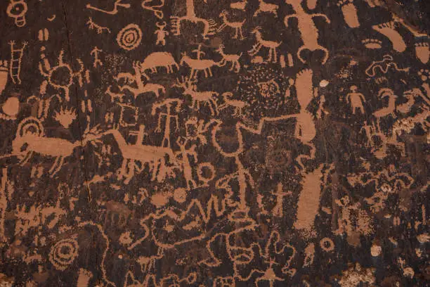 A Crack Running Through The Petroglyphs On Newspaper Rock in Utah