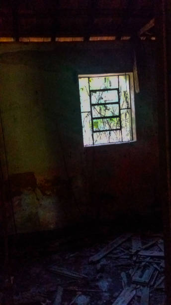 istock abadoned room 1324762859