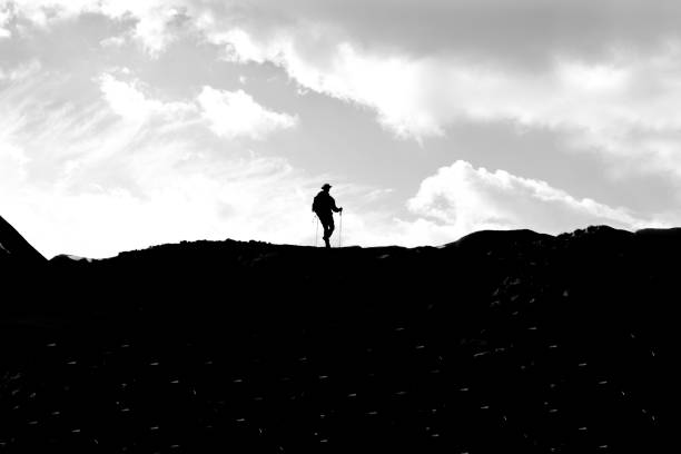 istock On the ridge, Silhouette Monte Vettore, 1324780438