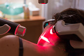 frau-in-laserphysiotherapie-behandlung.jpg?b=1&s=170x170&k=20&c=MkJ5tec3gviL0jSyqRqmf3jyXds2hwXef2LMpqV1rjY=