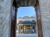 ein-offenes-tor.jpg?b=1&s=170x170&k=20&c=1xiIcKLIzPr1vp40Jab47kLv4NOSmvCV5ooZZ_9Yvhc=