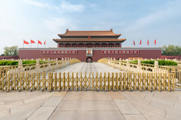 tiananmen w: pekin - flag china chinese flag majestic zdjęcia i obrazy z banku zdjęć